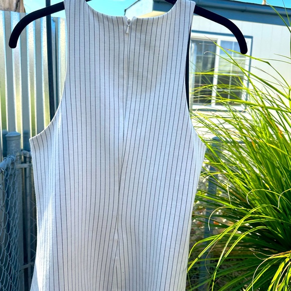 BANANA REPUBLIC TOP - Picture 2 of 4